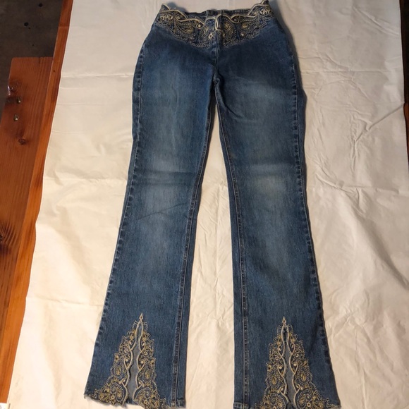 jeans that zip in the back